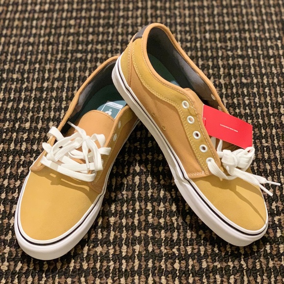 Vans Other - VANS chukka low oak buff skate shoes